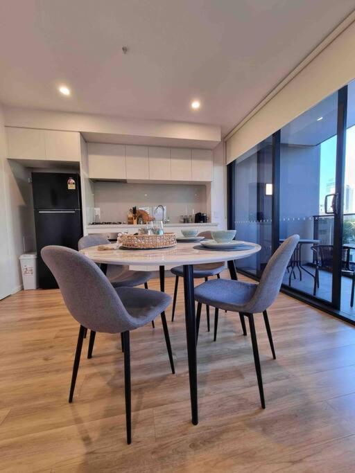 Modern 1 Brm Apartment With Pool Close To Beach Gold Coast Exterior foto